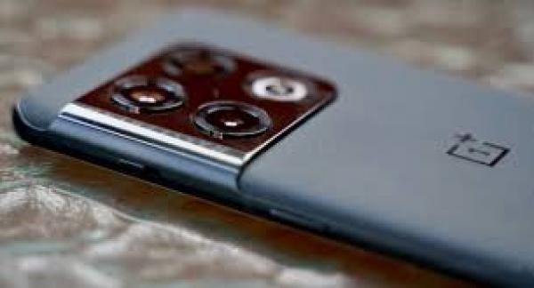 بمواصفات خارقة: وان بلس تستعد لإطلاق OnePlus 10T العملاق خلال أيام